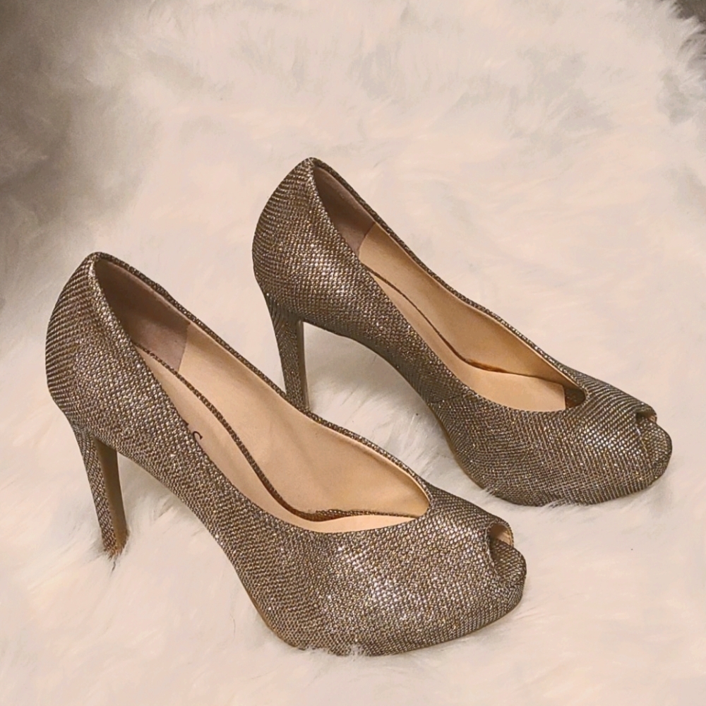 Guess Peep Toe Pumps Size 6.5